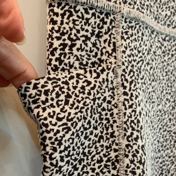 Athleta Salutation II Textured Tight Black and White Leggings - Picture 6 of 9